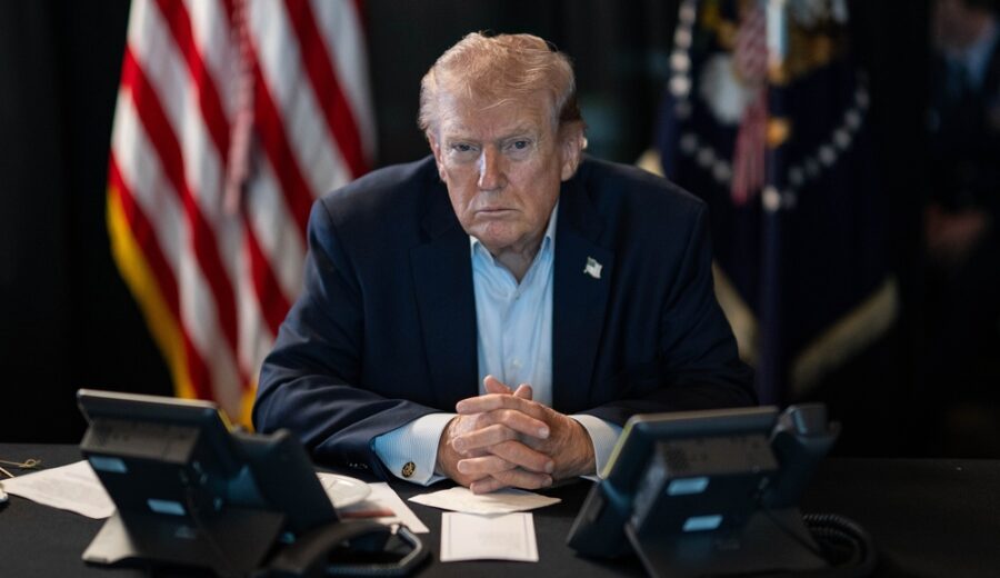 Trump annuncia dazi del 100%