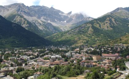 Soccorritori durante l'operazione di salvataggio nel Vallone del Frejus