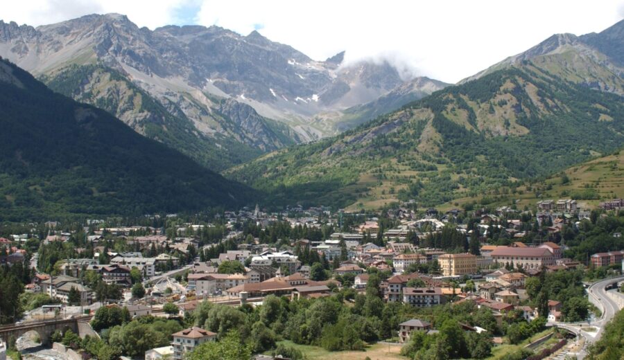 Soccorritori durante l'operazione di salvataggio nel Vallone del Frejus