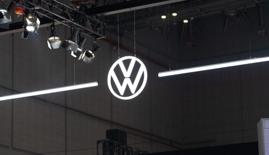 Volkswagen in trattative con JSW per cedere quote in India