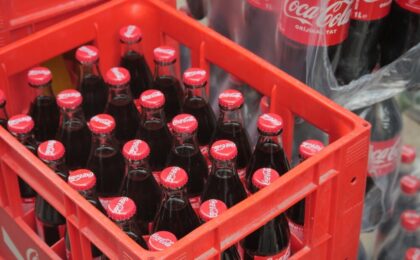 Logo di Coca-Cola con prodotti Fairlife