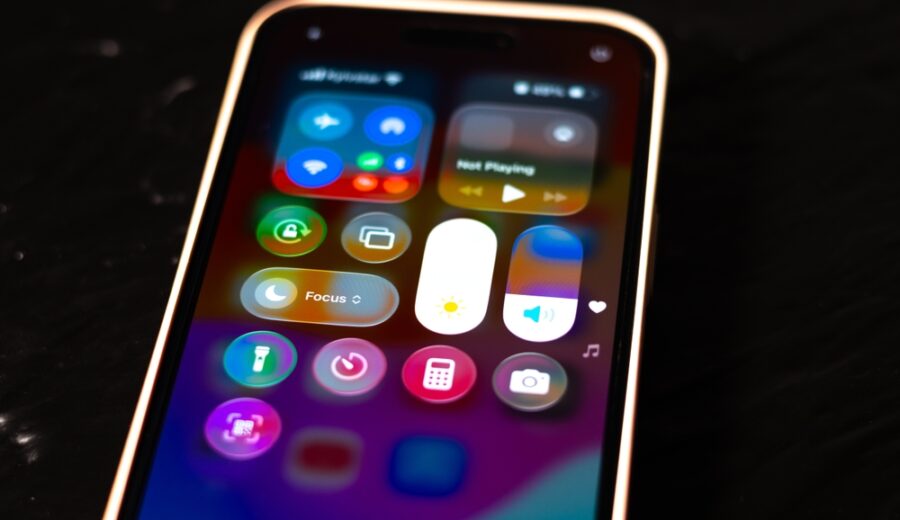 Screenshot delle beta pubbliche di iOS 27