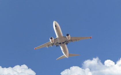 Calo del prezzo del jet fuel e impatto sui biglietti aerei